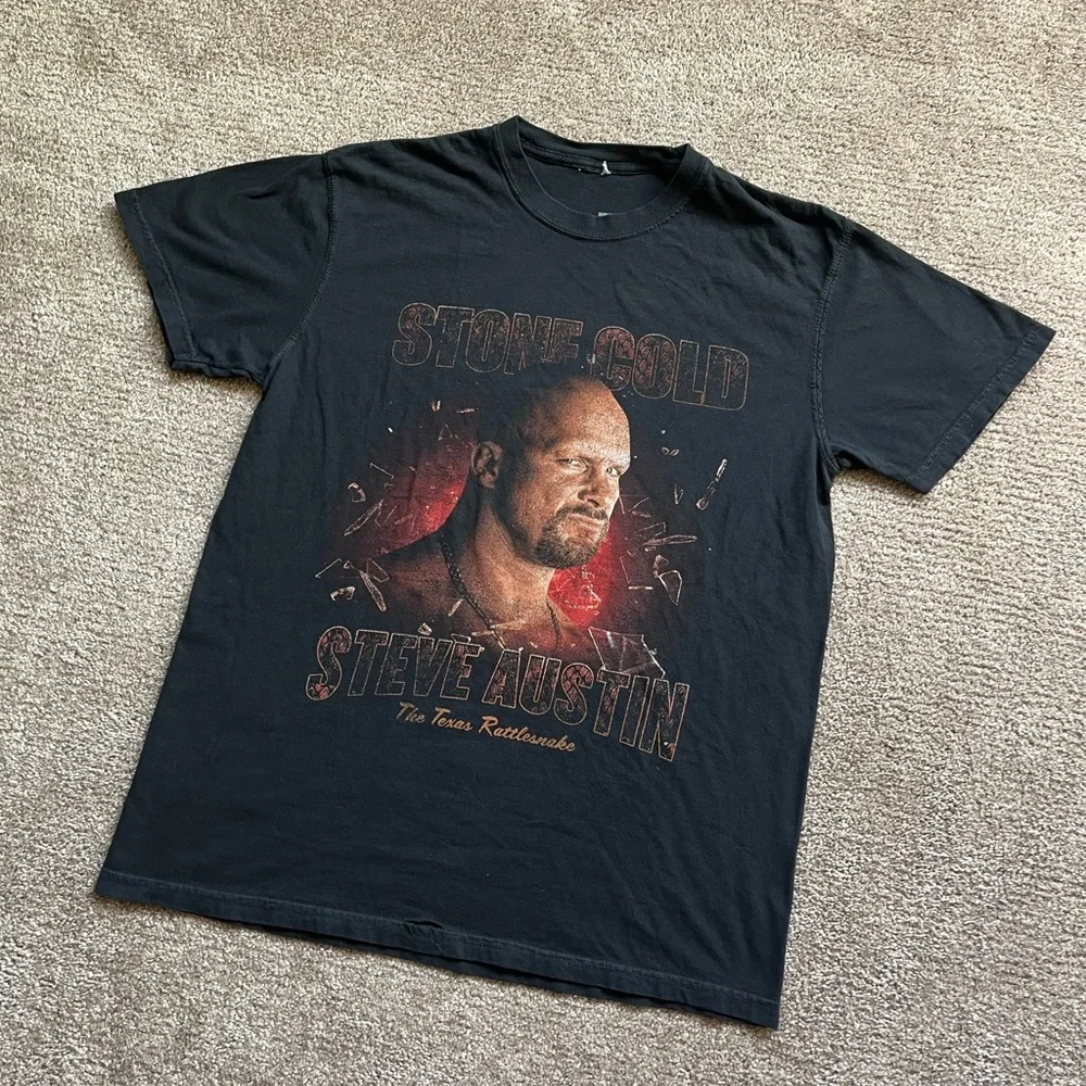 ‘2017 WWE Stone Cold Steve Austin Faded Black Tee - Picture 2 of 5
